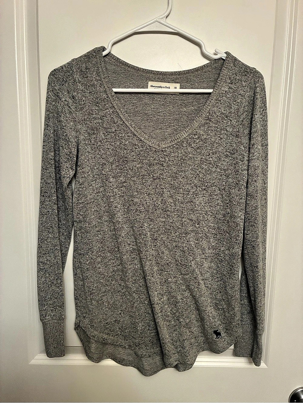 Abercrombie & Fitch Soft A&F Cozy Long Sleeve V-Neck Top Gray XS